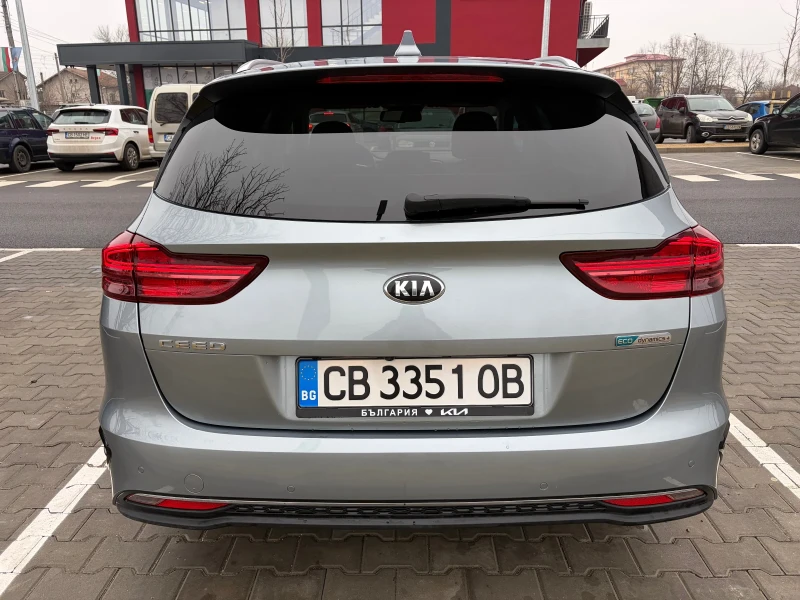 Kia Ceed CRDI 136к.с. AT7, 100 000 км., пълна история, снимка 4 - Автомобили и джипове - 53201049