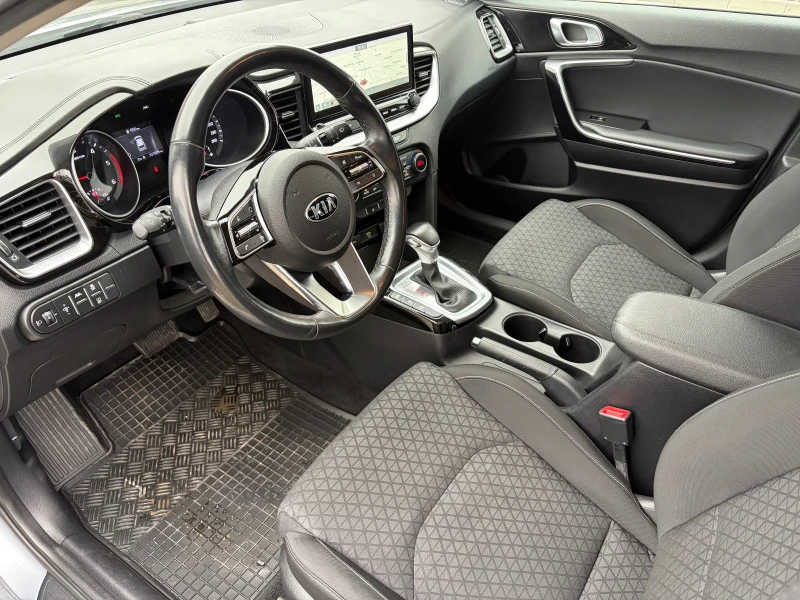 Kia Ceed CRDI 136к.с. AT7, 100 000 км., пълна история, снимка 7 - Автомобили и джипове - 53201049