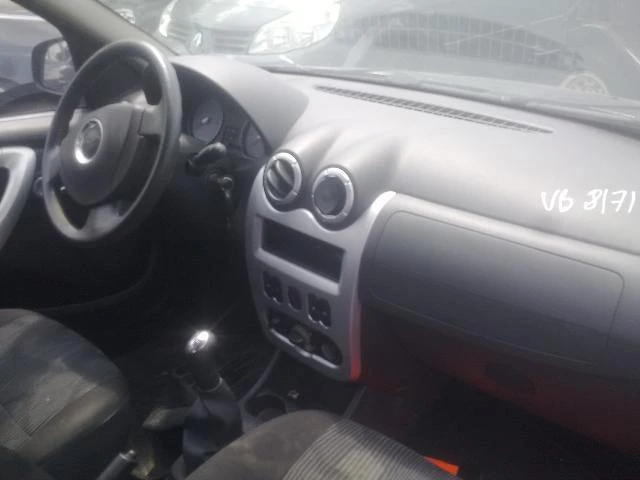 Dacia Sandero 1.5 DCi, снимка 3 - Автомобили и джипове - 29365941