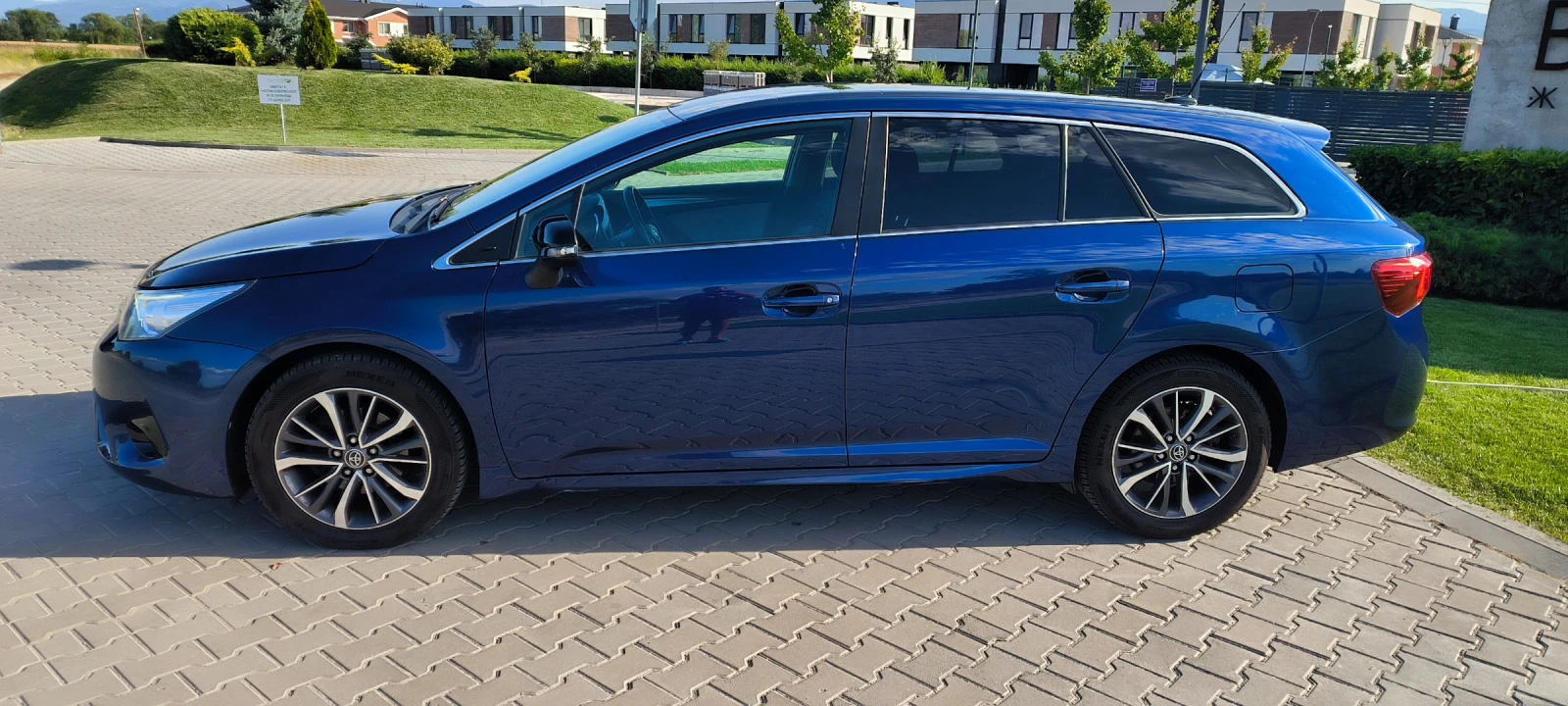 Toyota Avensis 1.6D4D - изображение 9