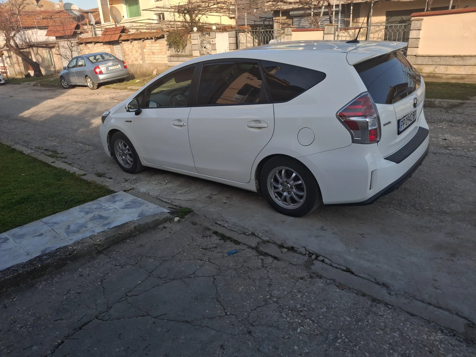 Toyota Prius Тойота Приус плюс , снимка 13 - Автомобили и джипове - 52892735