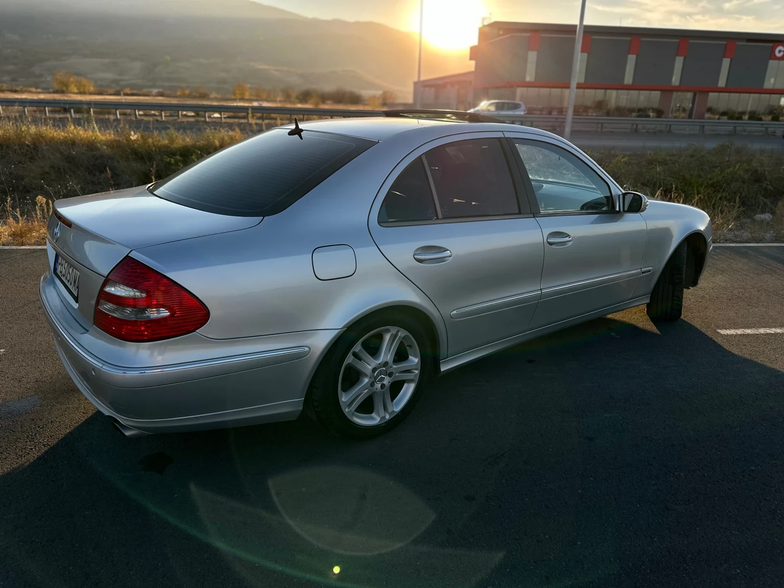 Mercedes-Benz E 280 CDI, AVANTGARDE - изображение 3