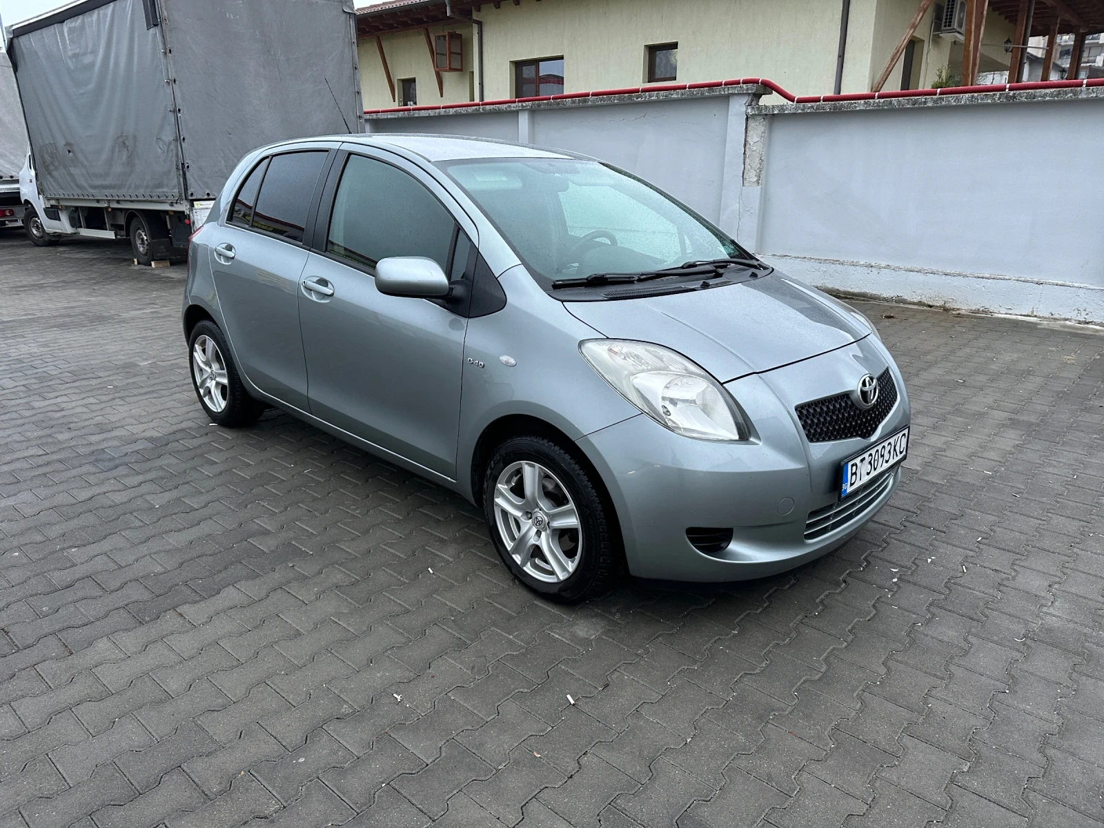 Toyota Yaris 1.4 D4D - изображение 3