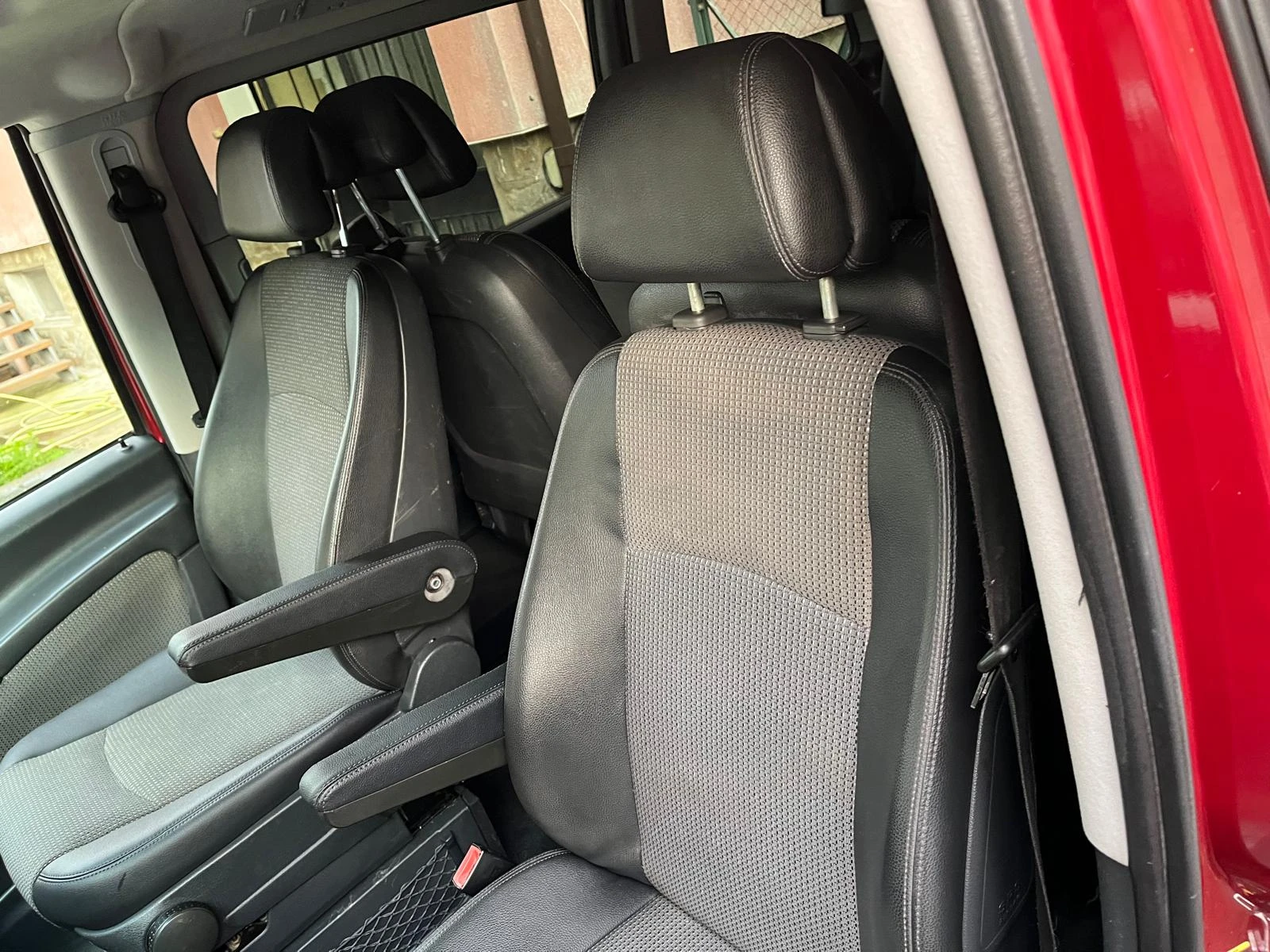 Mercedes-Benz Viano  - изображение 8