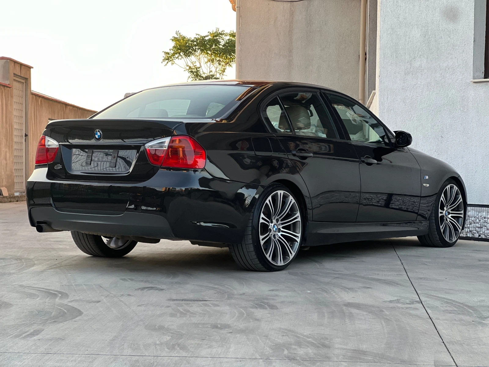 BMW 320  d-163hp-M пакет-200х.км. - изображение 5