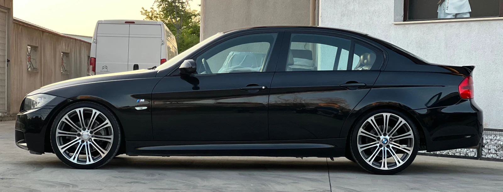 BMW 320  d-163hp-M пакет-200х.км. - изображение 8