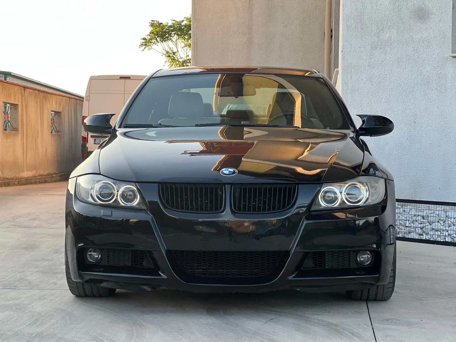 BMW 320  d-163hp-M пакет-200х.км. - изображение 2