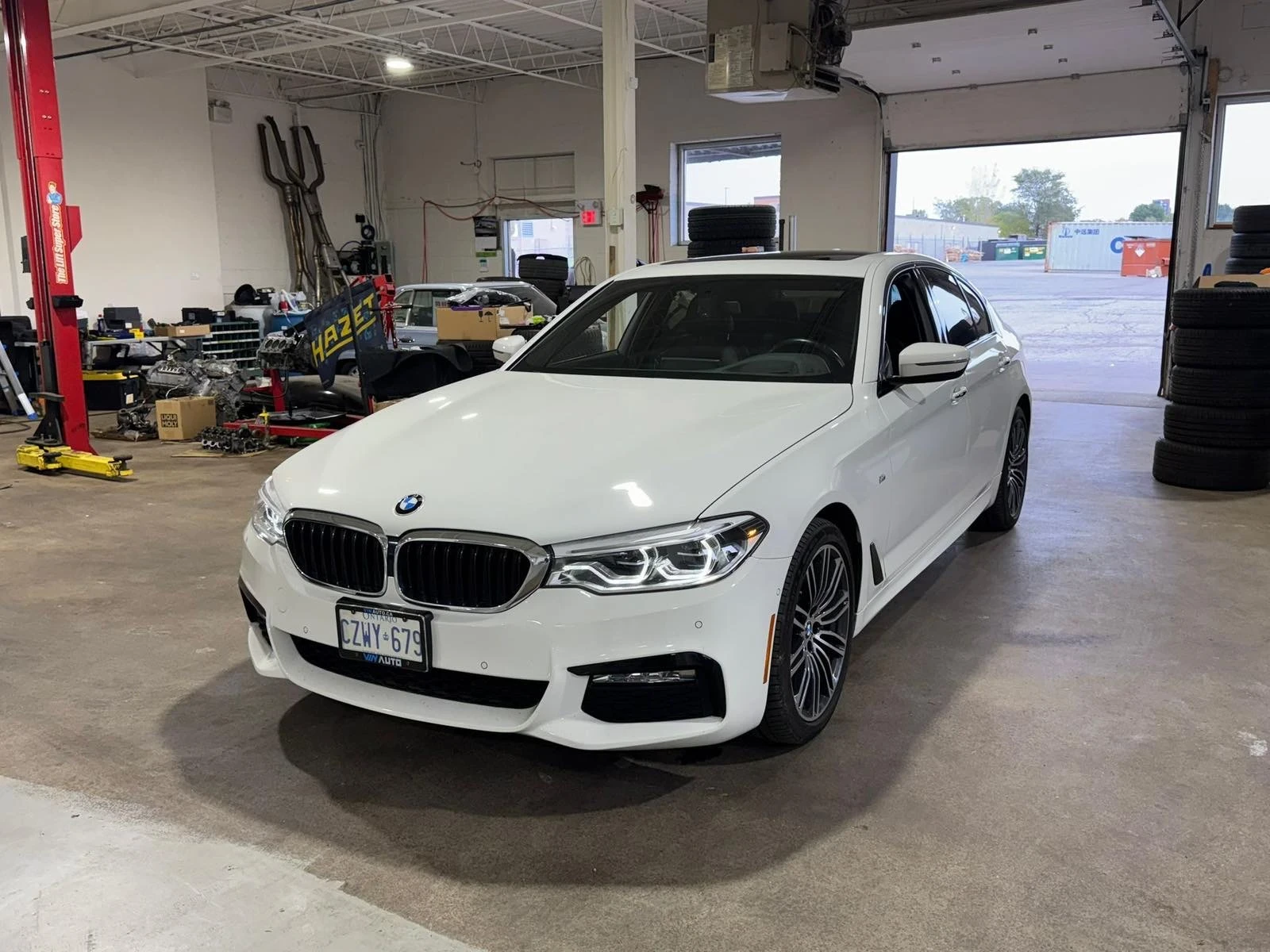BMW 530 xDrive - изображение 2