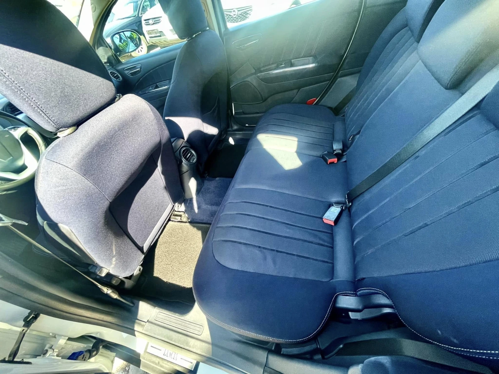 Lancia Delta 1.4i ����� ������ | Mobile.bg � ����������� 13