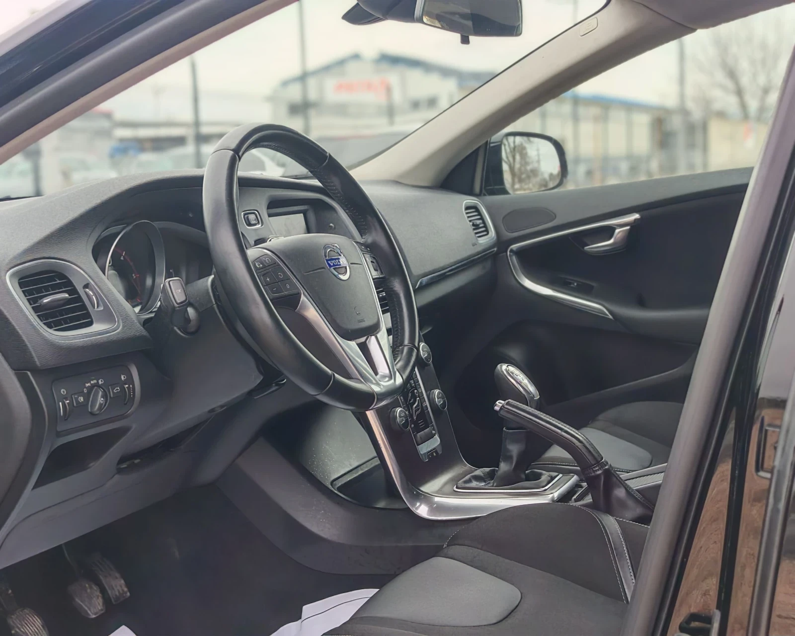 Volvo V40 1.6 114 К.С. ДИЗЕЛ - изображение 8