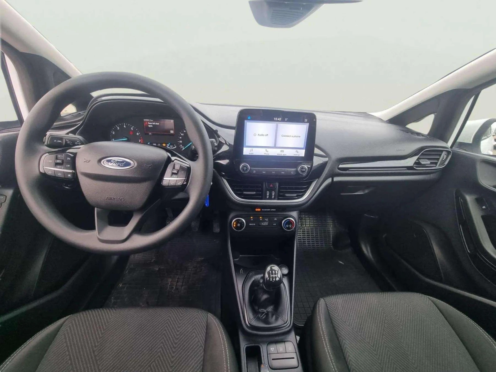 Ford Fiesta 1.1 L, снимка 11 - Автомобили и джипове - 53880480