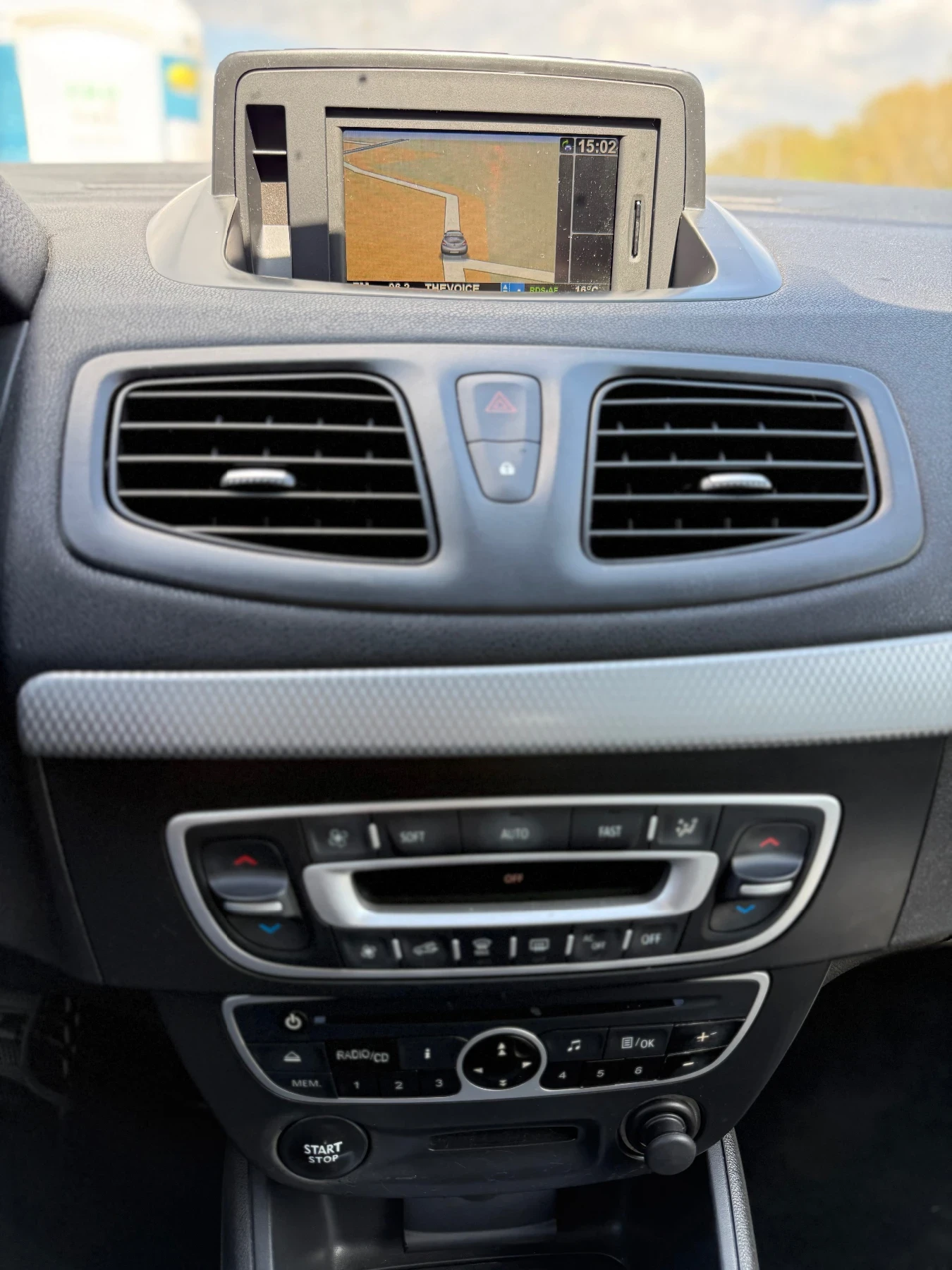 Renault Megane 1.5 dCi 110кс, снимка 9 - Автомобили и джипове - 54718722