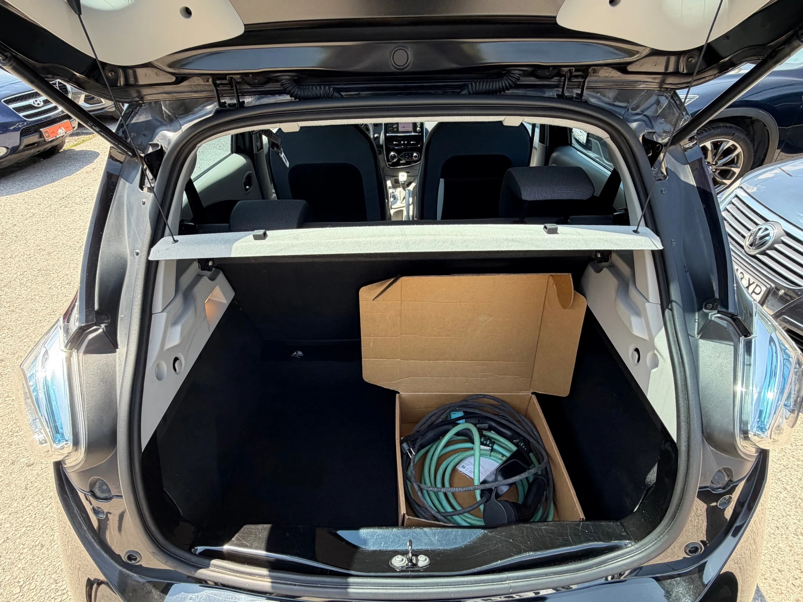 Renault Zoe Intens Собствена батерия-ЛИЗИНГ, снимка 4 - Автомобили и джипове - 54822714
