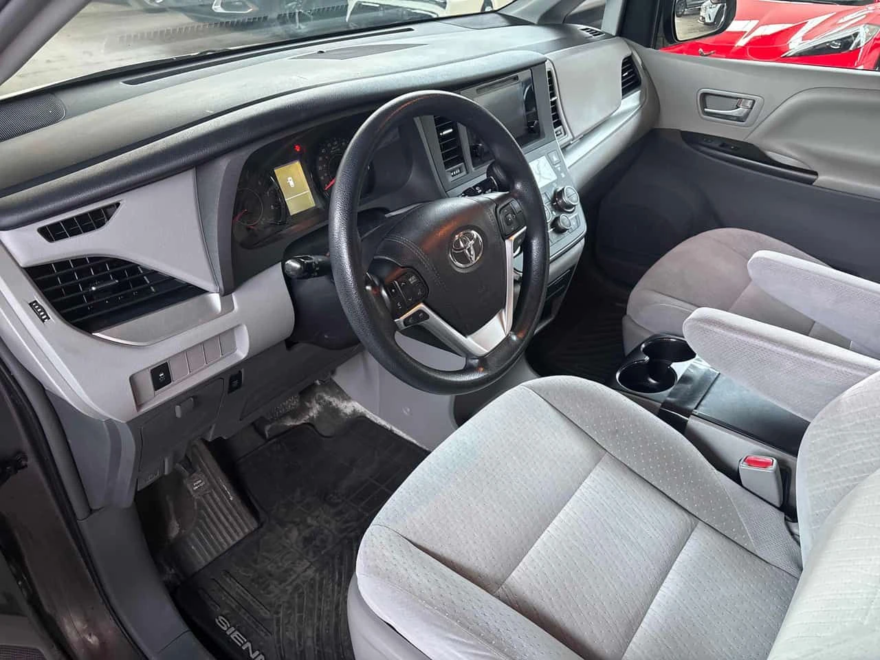 Toyota Sienna * LE * АВТОКРЕДИТ БЕЗ ПЪРВОНАЧАЛНА ВНОСКА* , снимка 5 - Автомобили и джипове - 55282489