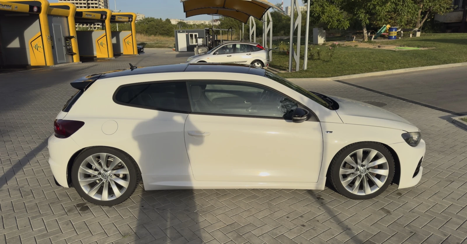 VW Scirocco R-Line 300кс., снимка 7 - Автомобили и джипове - 56403370