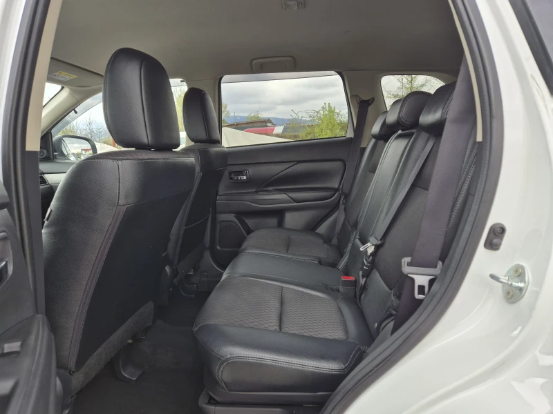 Mitsubishi Outlander 2.2DID///4х4///АВТОМАТИК , снимка 12 - Автомобили и джипове - 49939223
