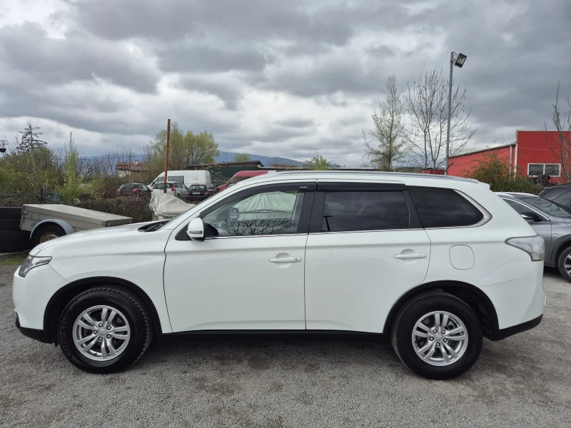 Mitsubishi Outlander 2.2DID///4х4///АВТОМАТИК , снимка 2 - Автомобили и джипове - 49939223