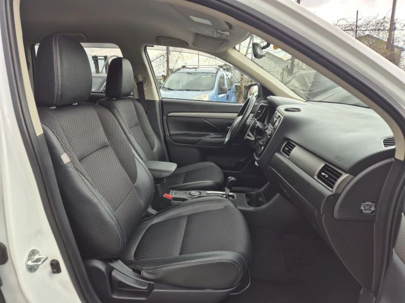 Mitsubishi Outlander 2.2DID///4х4///АВТОМАТИК , снимка 14 - Автомобили и джипове - 49939223
