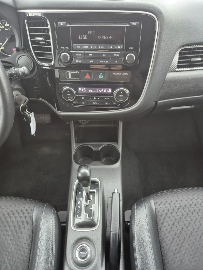 Mitsubishi Outlander 2.2DID///4х4///АВТОМАТИК , снимка 8 - Автомобили и джипове - 49939223