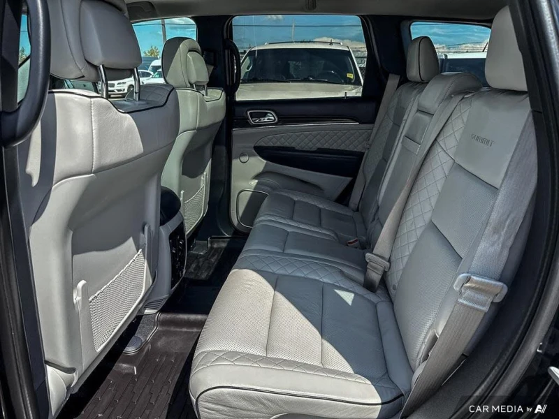 Jeep Grand cherokee 2018 Jeep Grand Cherokee Summit 4WD, снимка 11 - Автомобили и джипове - 52703025