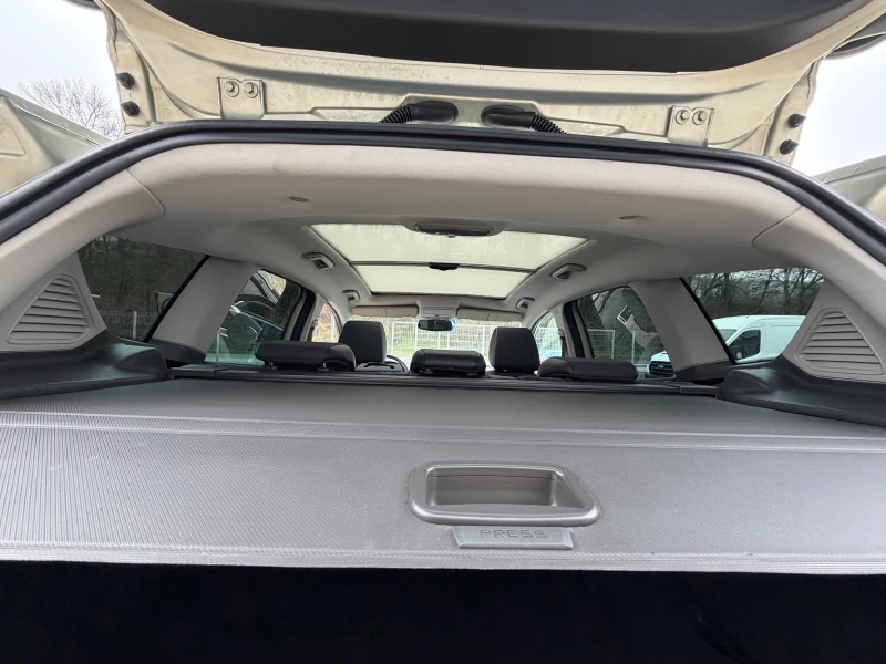 Ford Kuga 2.0TDCI* 4X4* TITANIUM, снимка 8 - Автомобили и джипове - 53012739