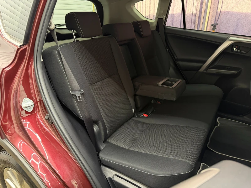 Toyota Rav4 2.5 Hybrid* СЕРВИЗНА КНИЖКА С ПЪЛНА ИСТОРИЯ, снимка 9 - Автомобили и джипове - 53019140