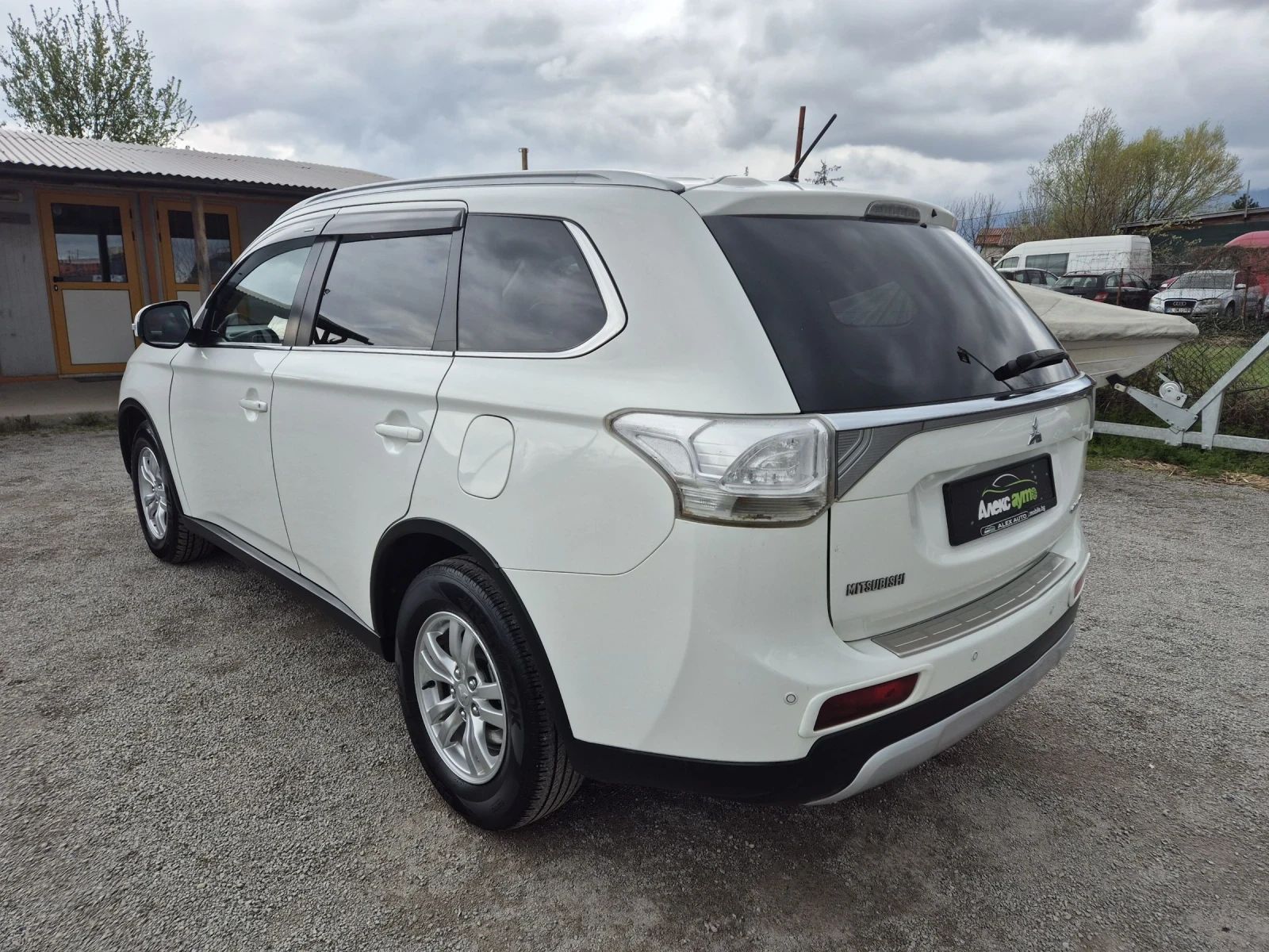 Mitsubishi Outlander 2.2DID///4?4///АВТОМАТИК  - изображение 3