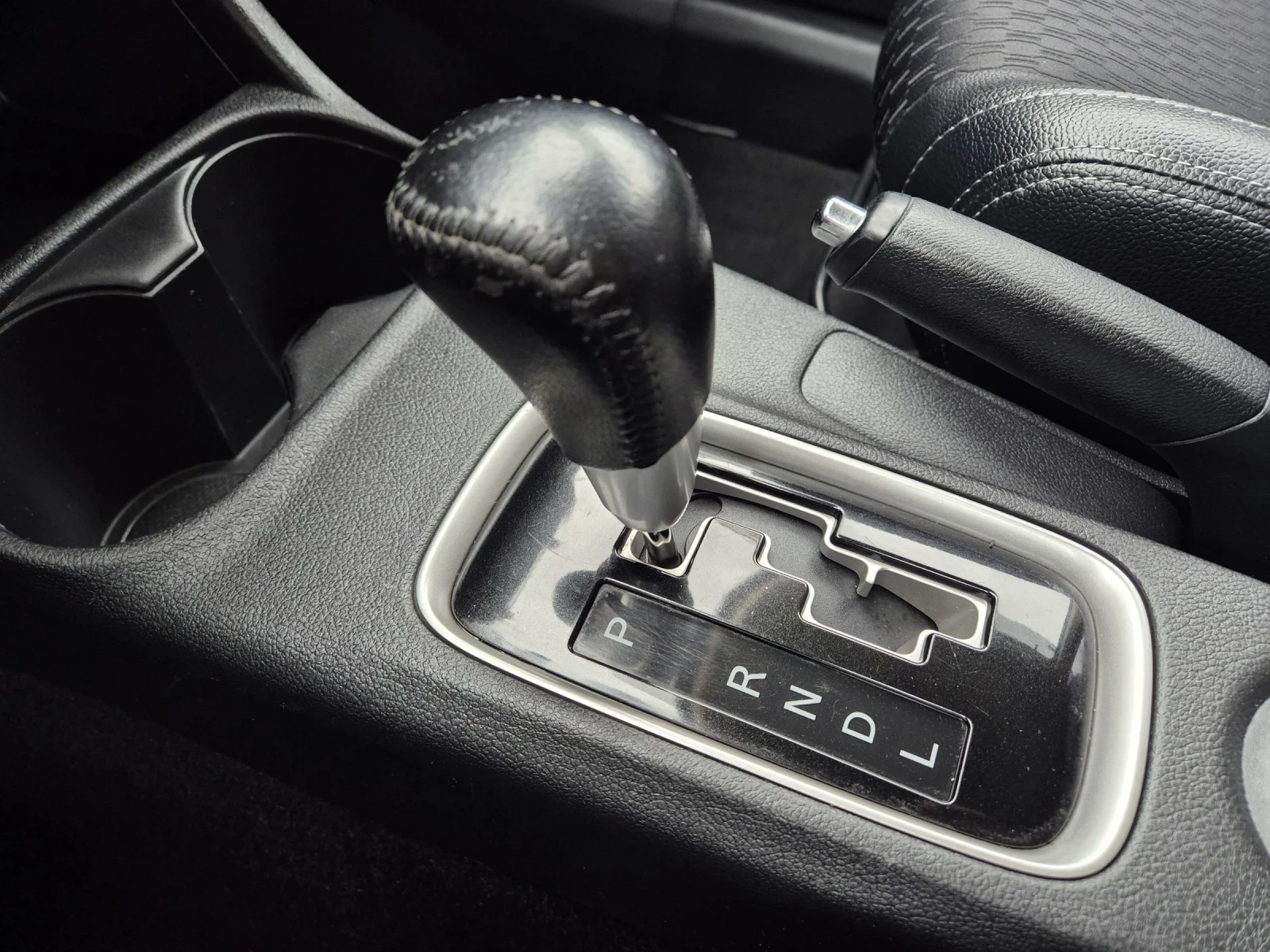 Mitsubishi Outlander 2.2DID///4?4///АВТОМАТИК  - изображение 10