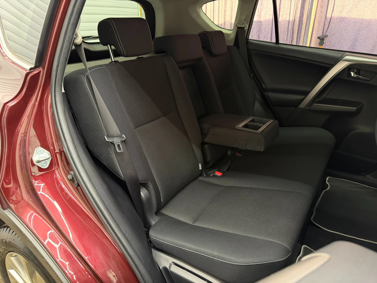 Toyota Rav4 2.5 Hybrid* СЕРВИЗНА КНИЖКА С ПЪЛНА ИСТОРИЯ - изображение 9