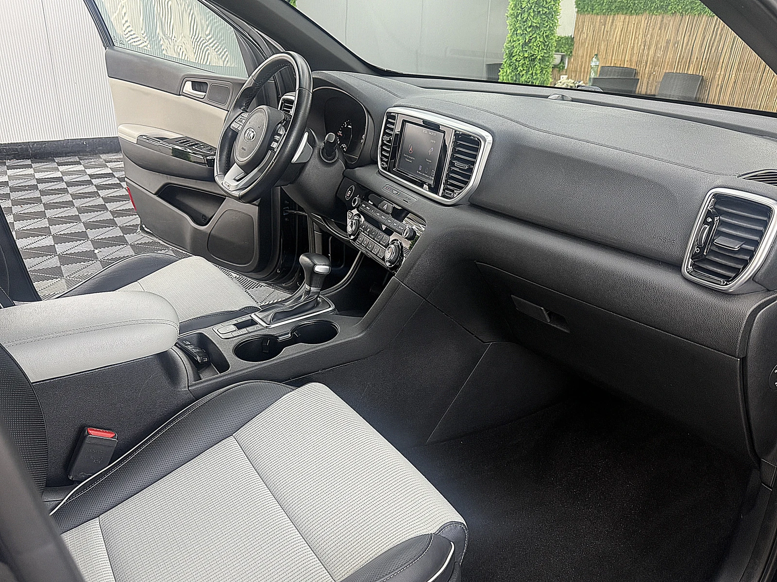 Kia Sportage KeylessGO/GT-line/NAVI/СОБСТВЕН ЛИЗИНГ, снимка 12 - Автомобили и джипове - 53745254