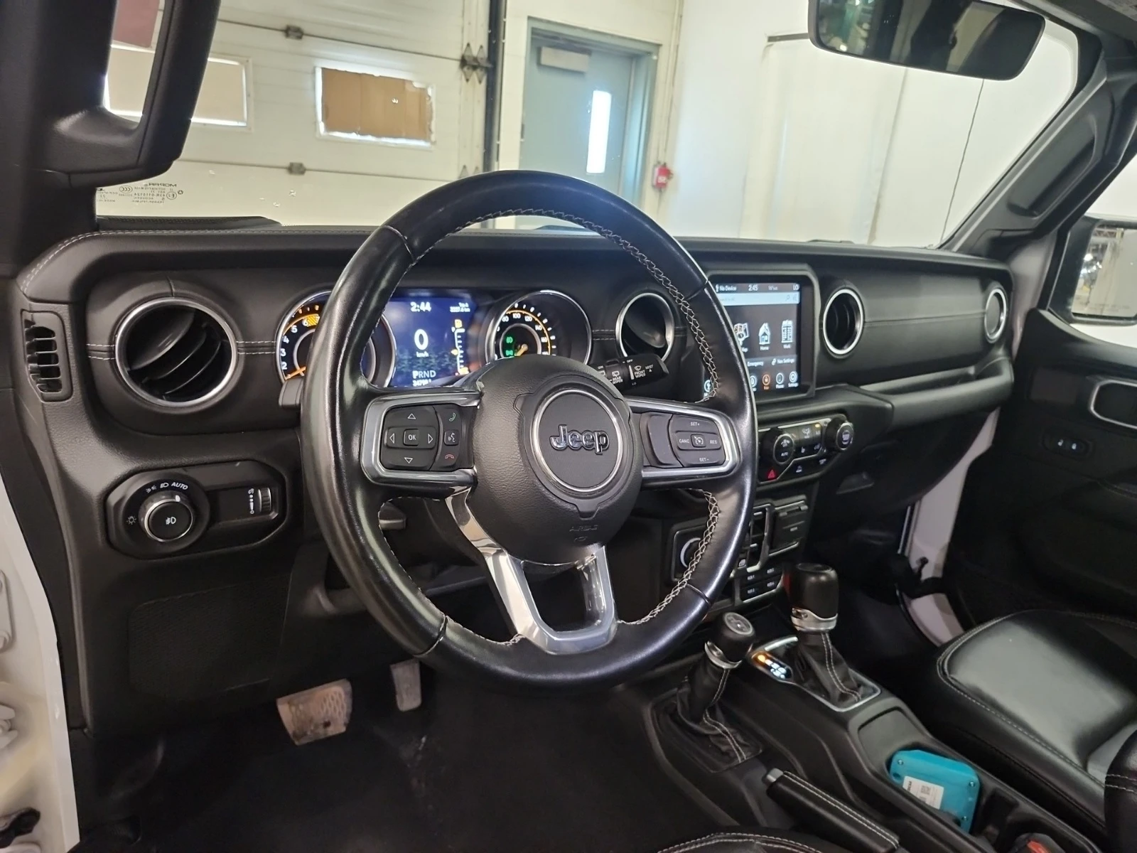 Jeep Wrangler SAHARA 4WD * * CARFAX * * АВТО КРЕДИТ * * , снимка 6 - Автомобили и джипове - 54991583