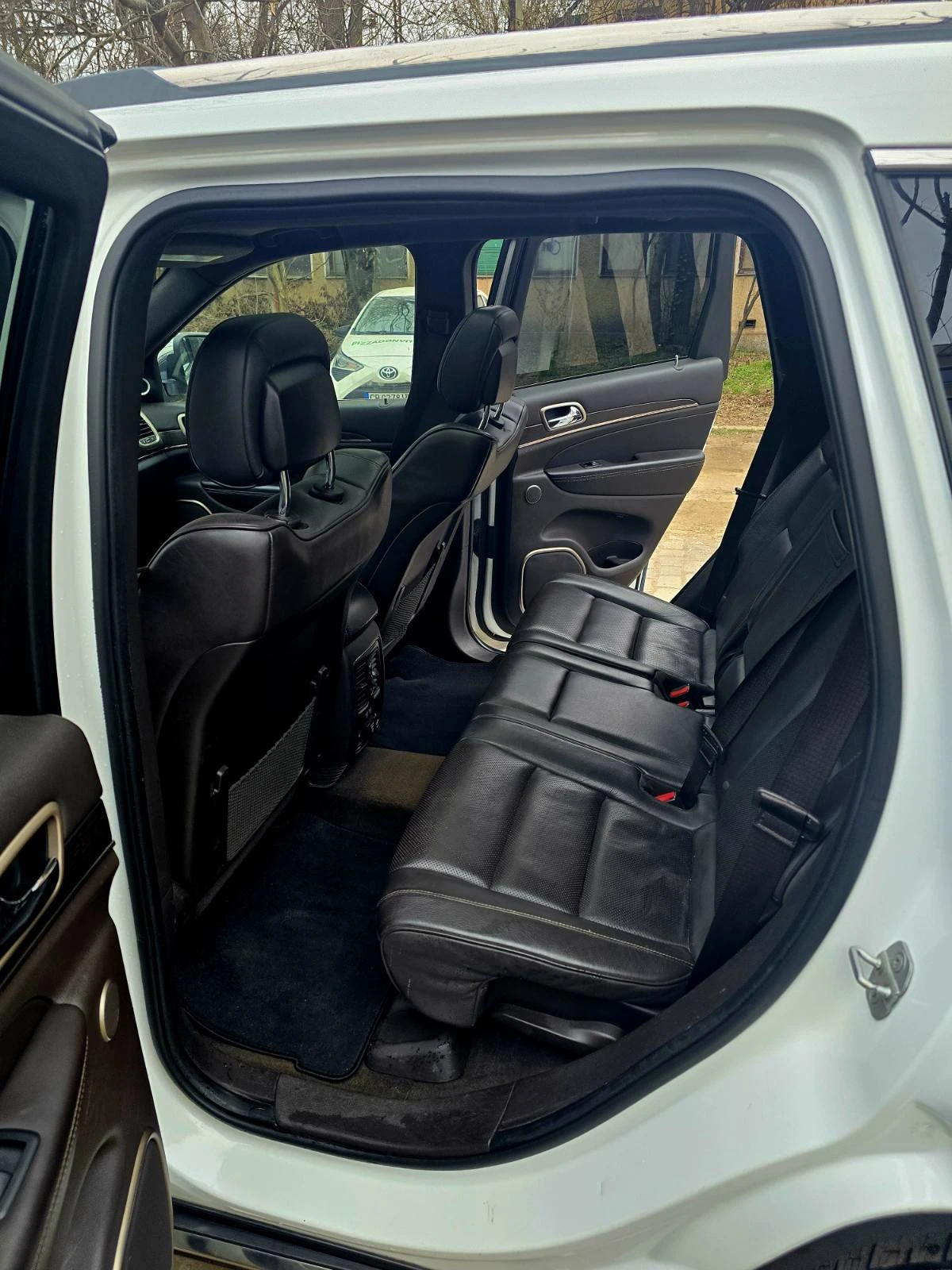 Jeep Grand cherokee 5.7 HEMI SUMMIT OБЛСУЖЕН, снимка 10 - Автомобили и джипове - 55013414