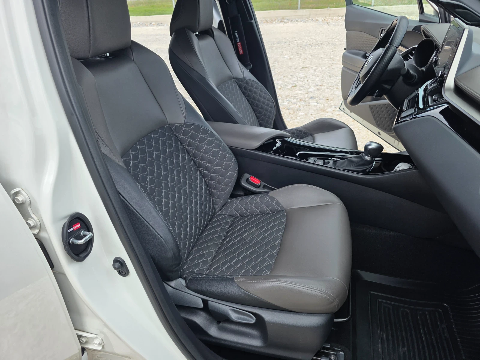 Toyota C-HR 1.8 JBL 41909км, снимка 8 - Автомобили и джипове - 55215806