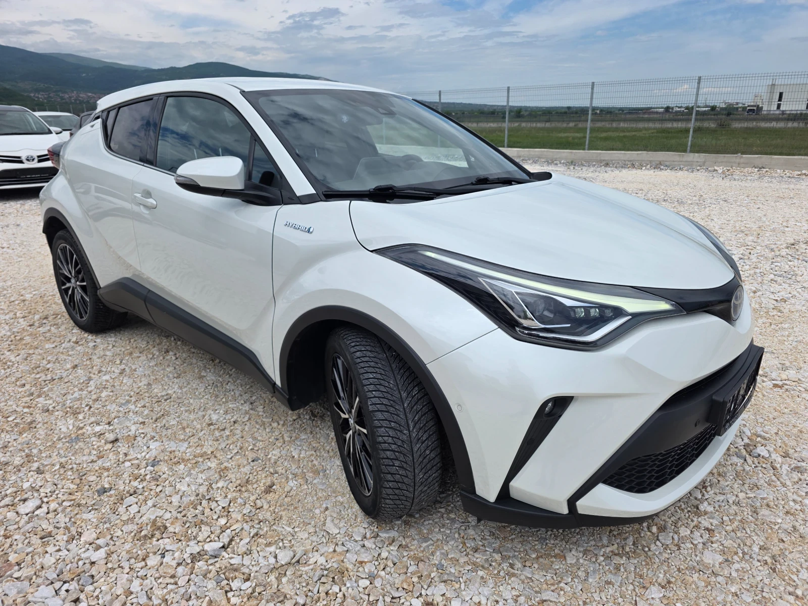 Toyota C-HR 1.8 JBL 41909км, снимка 3 - Автомобили и джипове - 55215806