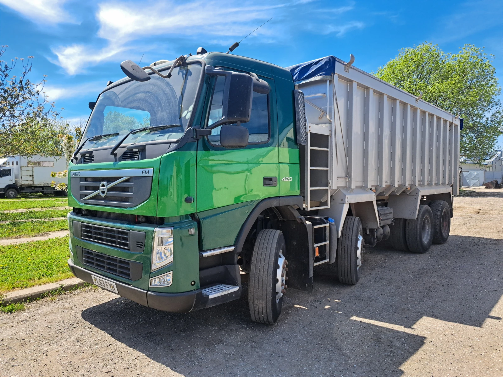 Volvo Fm 420/8x4-самосвал/зърновоз , снимка 7 - Камиони - 54557466