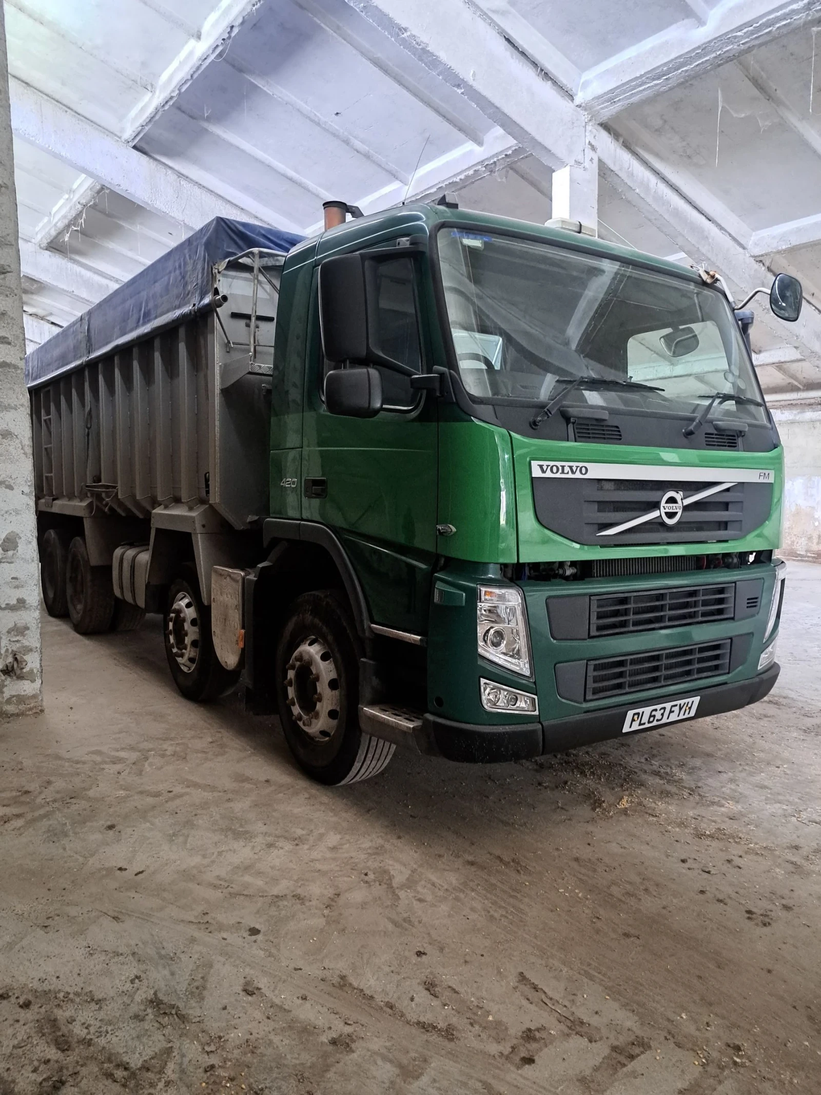 Volvo Fm 420/8x4-самосвал/зърновоз , снимка 8 - Камиони - 54171742