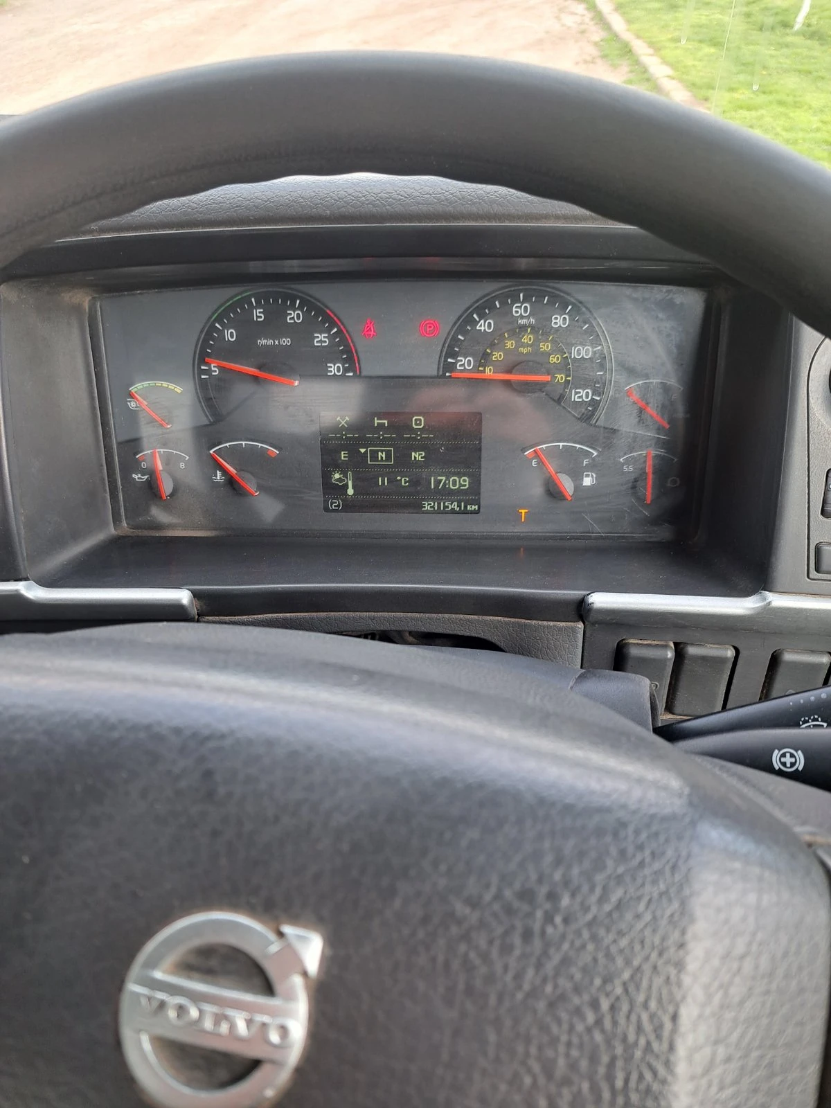 Volvo Fm 420/8x4-самосвал/зърновоз , снимка 12 - Камиони - 54557466