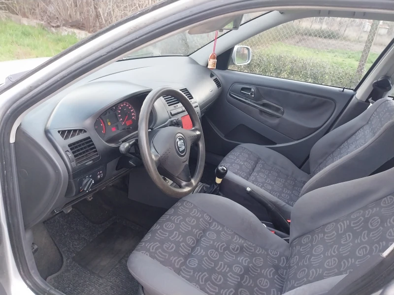 Seat Ibiza 1.4клима газ , снимка 4 - Автомобили и джипове - 44883617