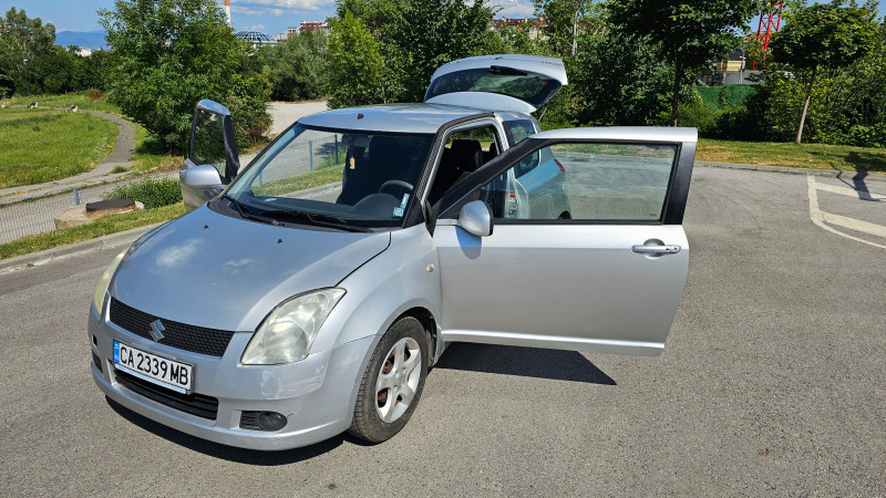 Suzuki Swift 1.3, снимка 11 - Автомобили и джипове - 46271170