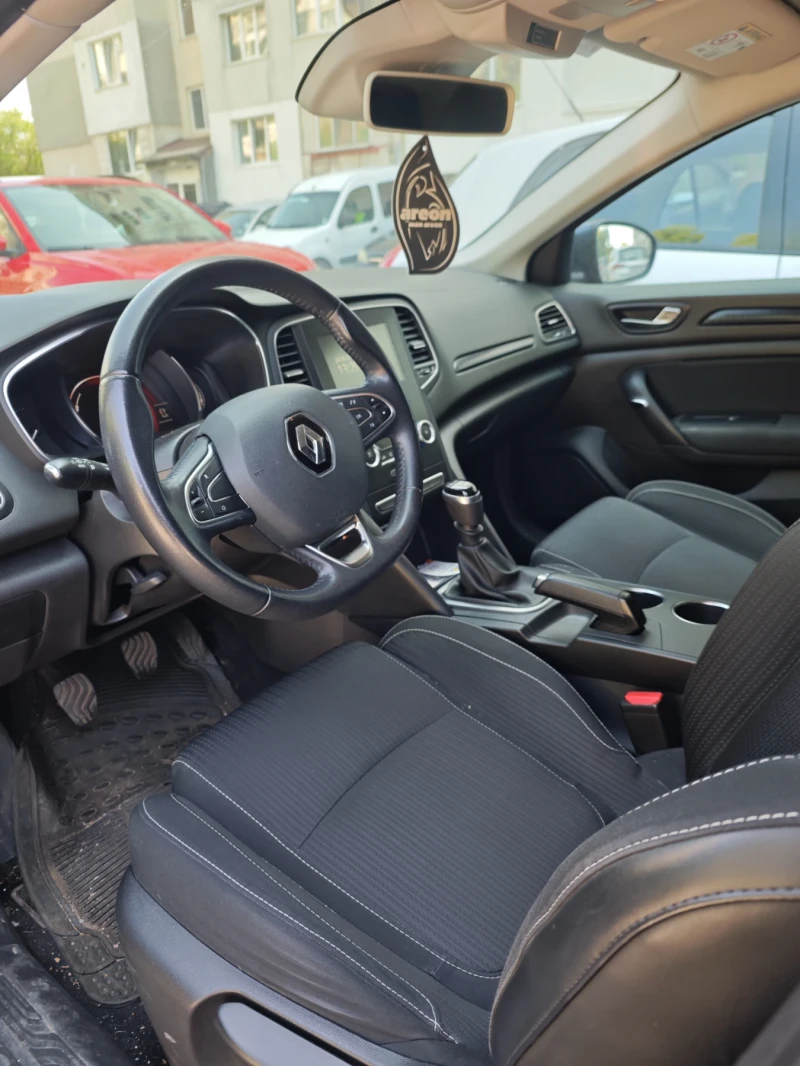 Renault Megane 1.6, снимка 5 - Автомобили и джипове - 47079039