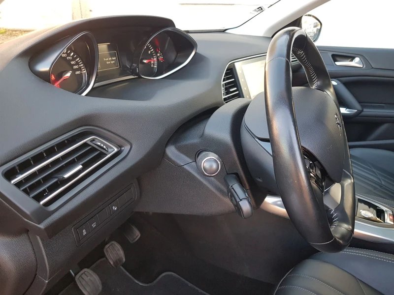 Peugeot 308 1.2 e-THP Feline, снимка 11 - Автомобили и джипове - 50059073