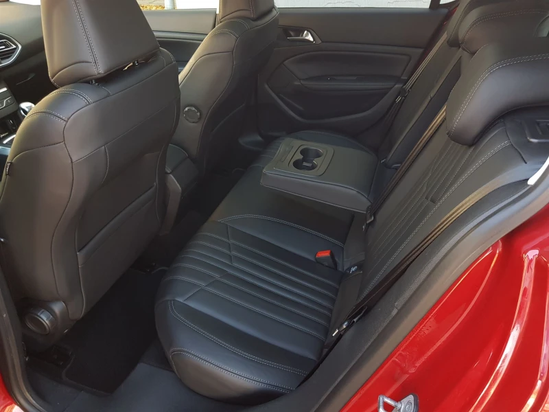 Peugeot 308 1.2 e-THP Feline, снимка 16 - Автомобили и джипове - 50059073