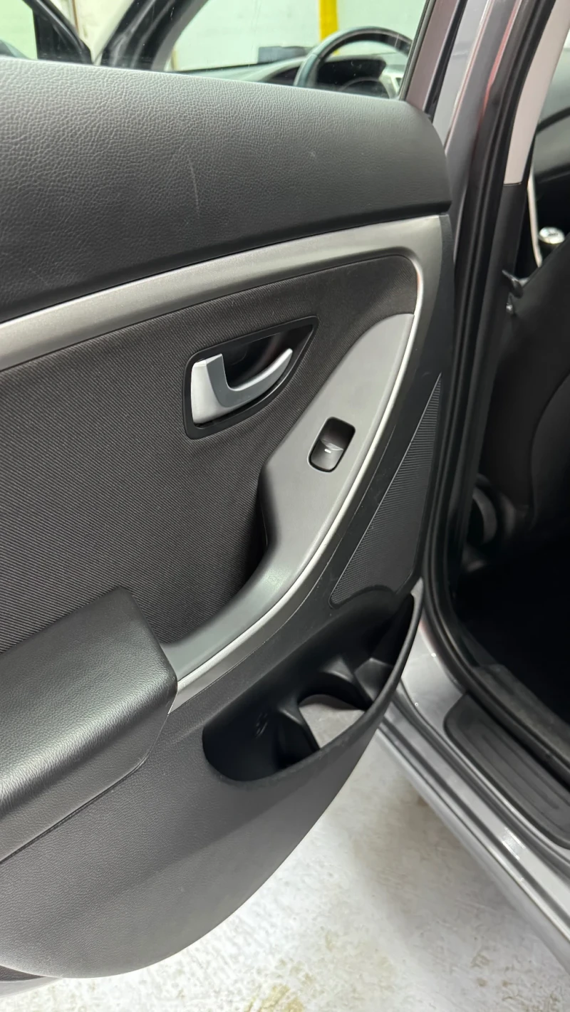 Hyundai I30 1.6 crdi, снимка 13 - Автомобили и джипове - 51908168