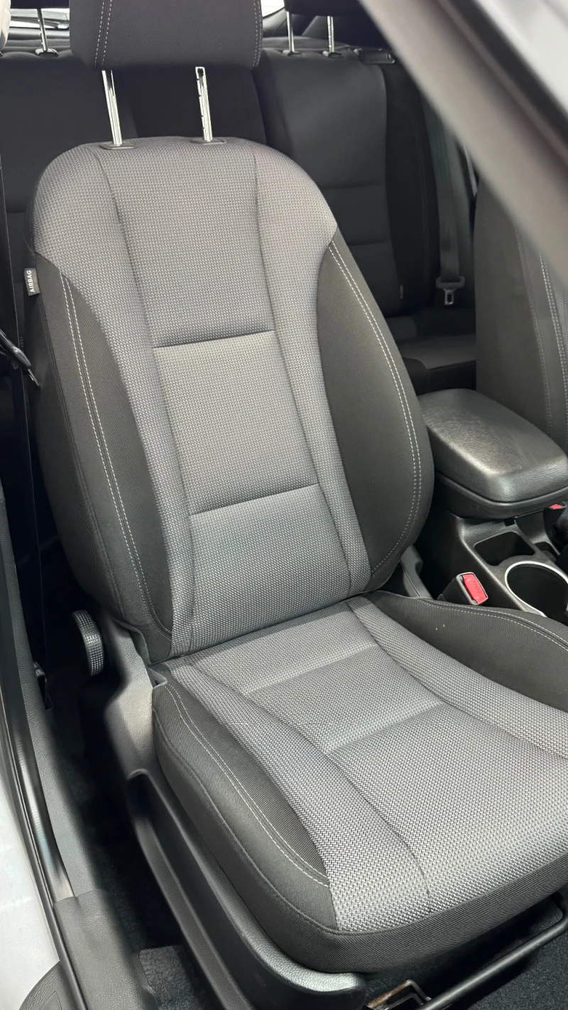 Hyundai I30 1.6 crdi, снимка 11 - Автомобили и джипове - 51908168