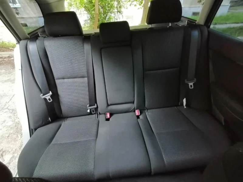 Toyota Avensis D4D, снимка 9 - Автомобили и джипове - 52788845