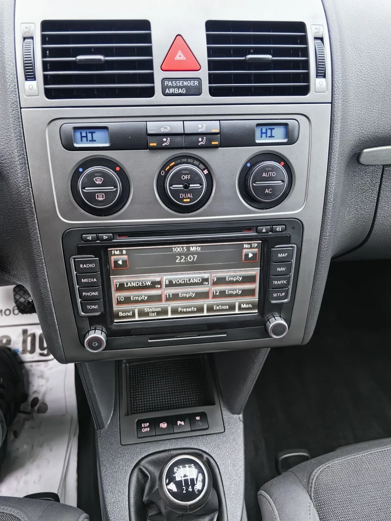 VW Touran 2.0TDI 140KC. XENON/NAVI/PATRONIK, снимка 11 - Автомобили и джипове - 52974836