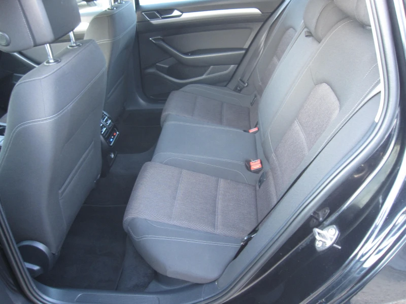 VW Passat Автомат 1, 6-TDI, NAVI , снимка 11 - Автомобили и джипове - 53121437
