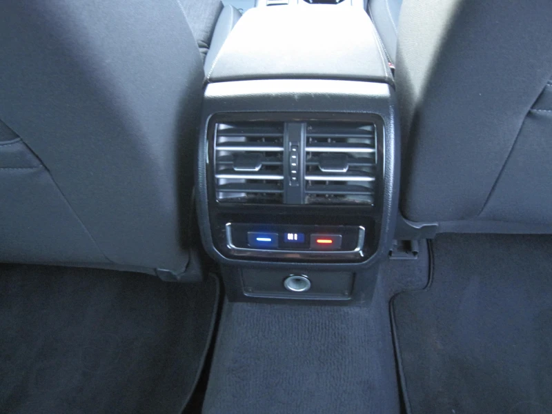 VW Passat Автомат 1, 6-TDI, NAVI , снимка 13 - Автомобили и джипове - 53121437