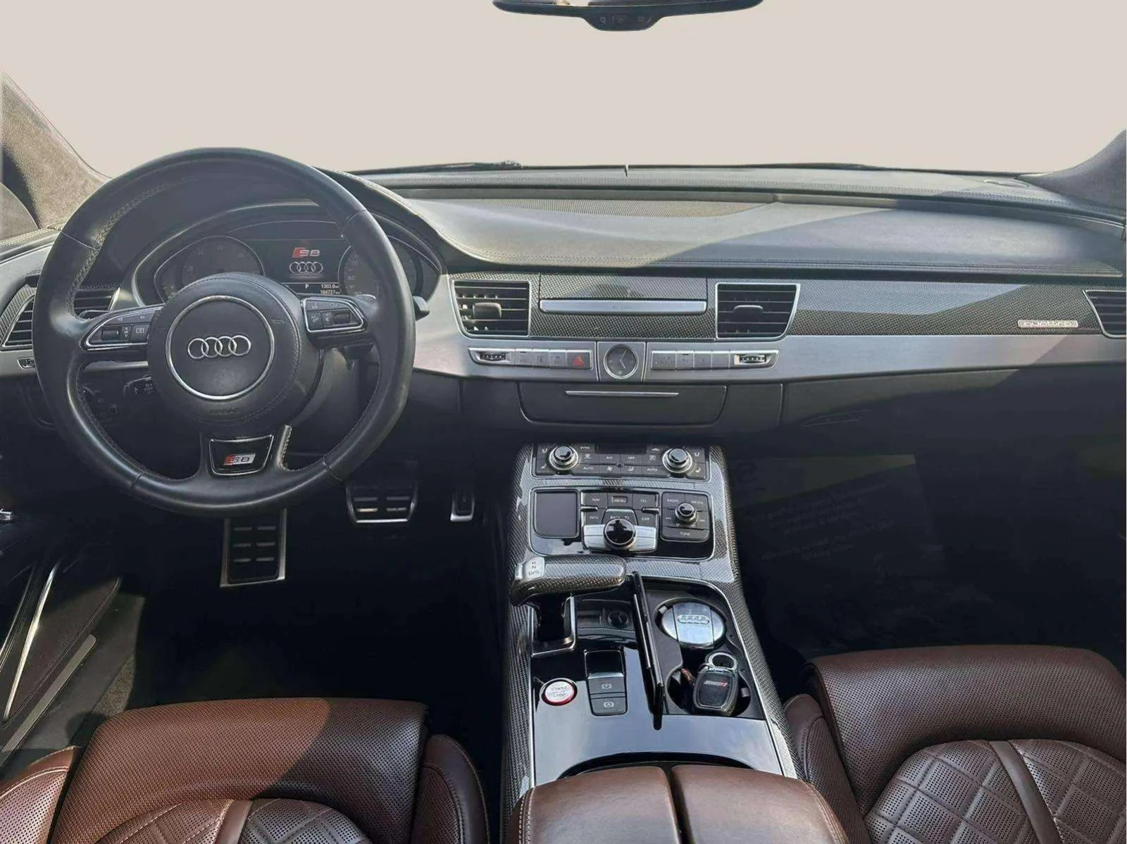 Audi S8 4.4 TFSI - изображение 4