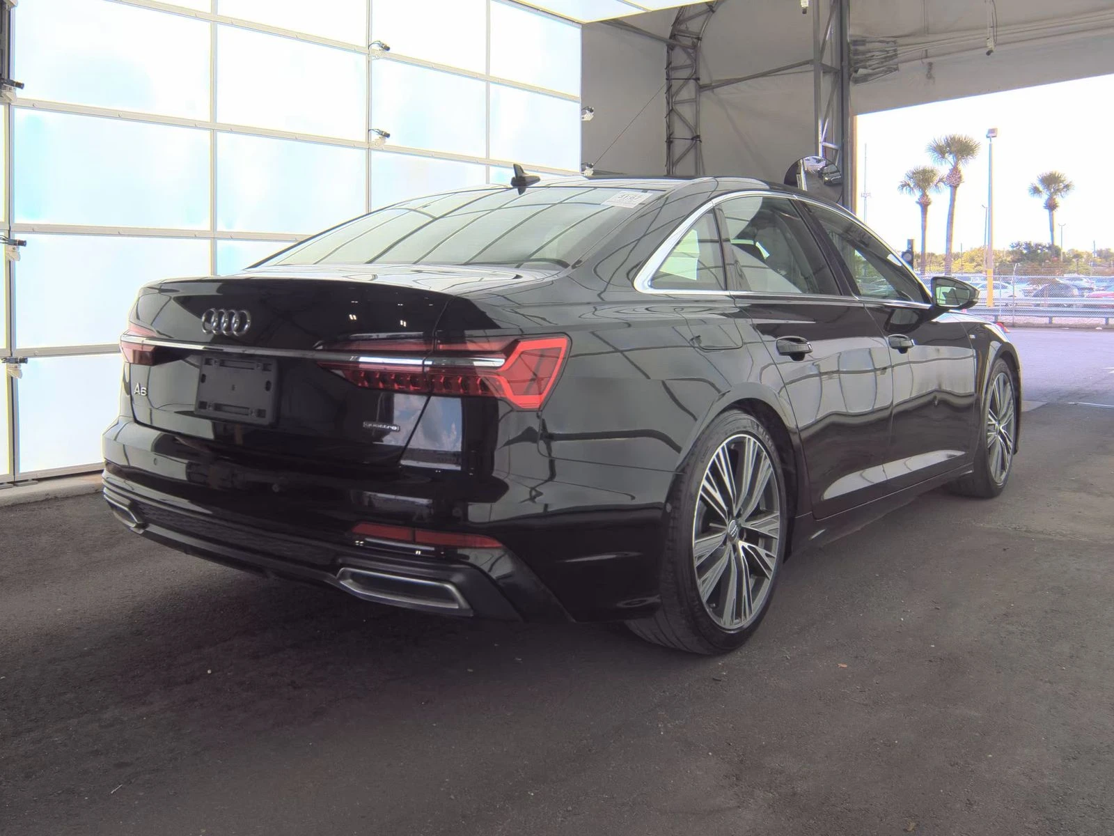 Audi A6 Premium Plus* Matrix* Обдух* Bang&Olufsen 3D* Щори - изображение 4